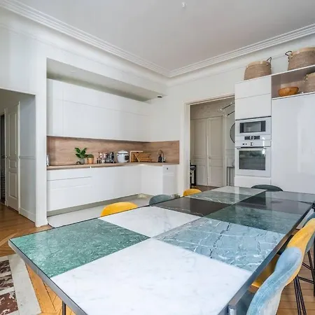 Sublime Haussmannien Διαμέρισμα *
